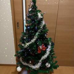 今月いっぱいまで。大きいクリスマスツリー🎄