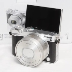 自撮り&Wi-Fi&4K✨新品✨Nikon1 J5 パワーズームキット♡ニコン  