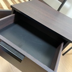 IKEA ベッドサイドテーブルの画像