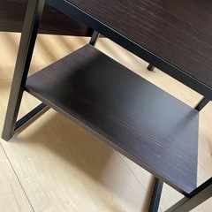 IKEA ベッドサイドテーブルの画像