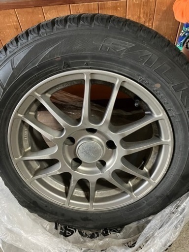 そろそろシーズン？ホイル付きスタッドレス４本セット