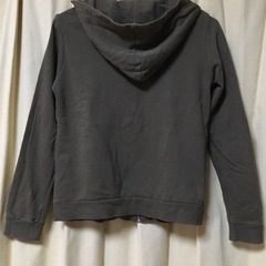 GIRLS MAGIC カーキのジップパーカー サイズMの画像