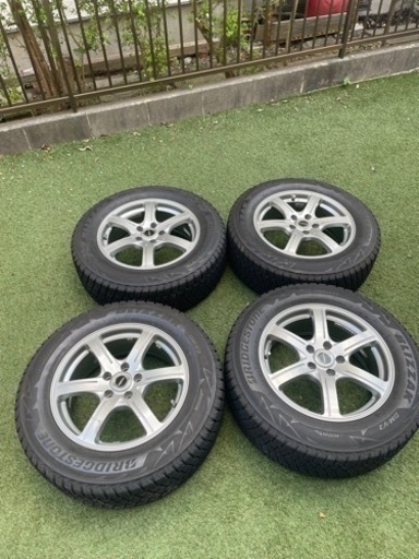 スタッドレスタイヤ　ホイール付き