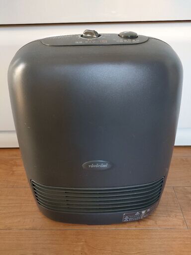 セラミックヒーター　電気ファンヒーター　暖房器具