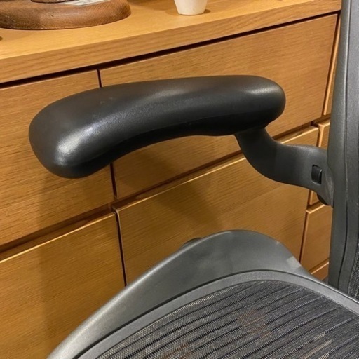 【売約済み】　【実質表示価格より２０％お値引き！！】　Aeron Chairs ハーマンミラー hermanmiller アーロンチェ