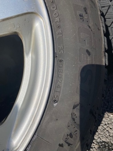 スタッドレス4本セット　225/65R17 ブリヂストンDM-V2 引き取り限定