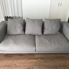 【再値下げしました】3人掛け布ソファー