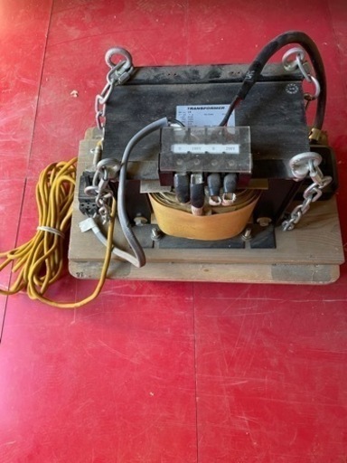 昇圧トランス　100V▶︎200V