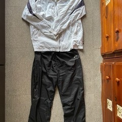 ヨネックス　O ウインドブレーカー 上下の画像