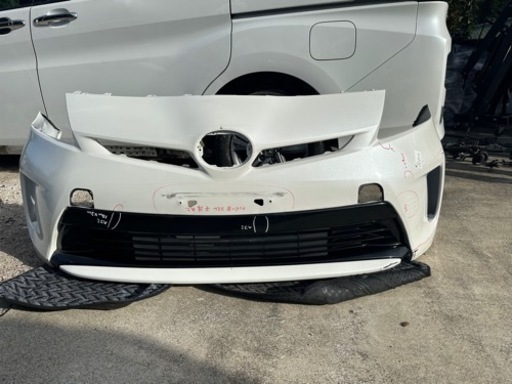 zvw30プリウスバンパー