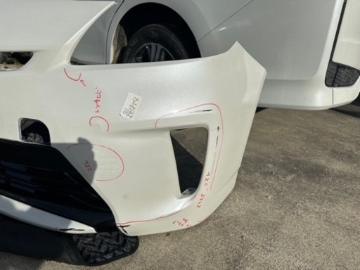 zvw30プリウスバンパー