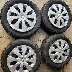 トヨタ純正ホイールキャップ付タイヤ 175/65r15