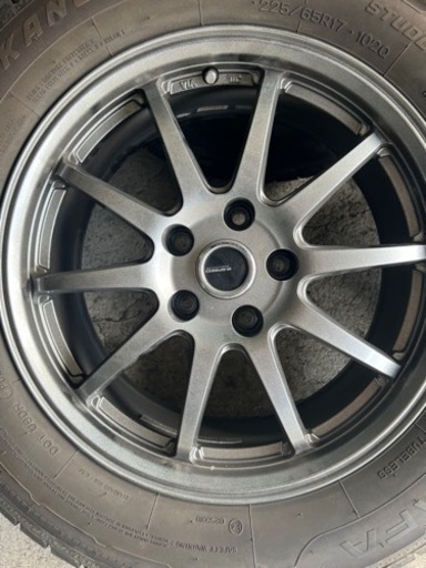 スタッドレスタイヤ　225/65R17-102Q