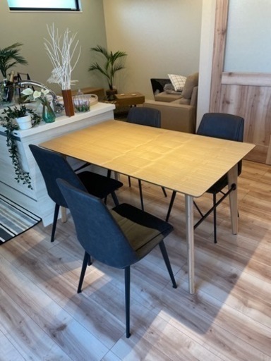新品　テーブル、椅子4脚