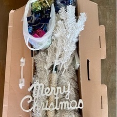 【取引中】白いクリスマスツリー150センチ❣️飾りカラフル電飾付き