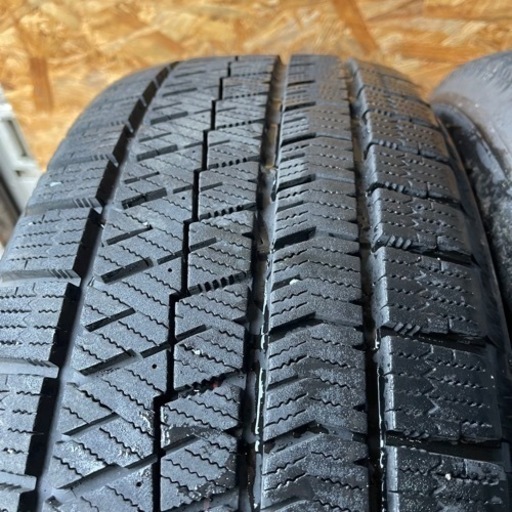 超極上タイヤ　BRIDGESTONE ブリヂストン　ブリジストン　VRX2 215/60R17 スタッドレス タイヤ　2019年製　1