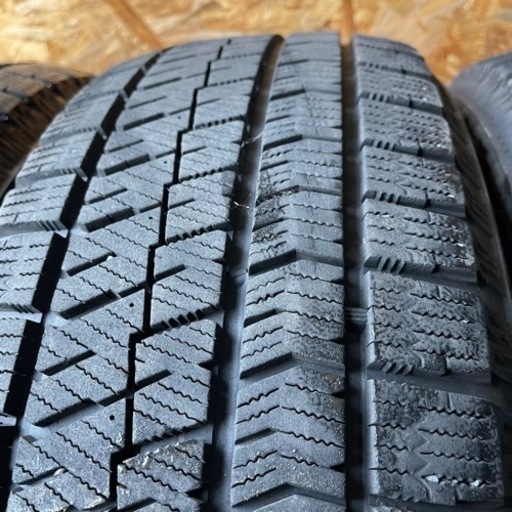 超極上タイヤ　BRIDGESTONE ブリヂストン　ブリジストン　VRX2 215/60R17 スタッドレス タイヤ　2019年製　1