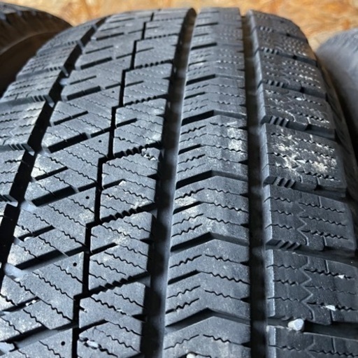 超極上タイヤ　BRIDGESTONE ブリヂストン　ブリジストン　VRX2 215/60R17 スタッドレス タイヤ　2019年製　1