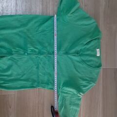 グリーンカーディガンの画像