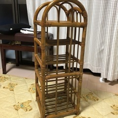 スリッパ収納棚　籐製の画像