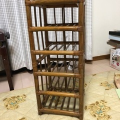 スリッパ収納棚　籐製の画像