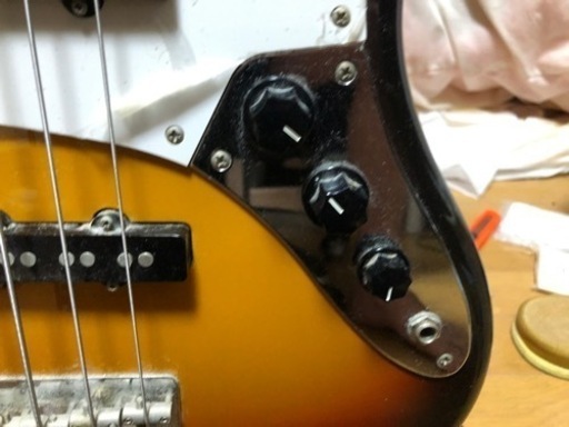 Fender japanの  ジャズベース　です。　保証書付き説明書付きです。