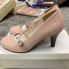 【未使用】ピンクのパンプスの画像