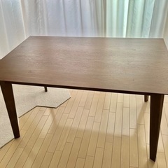 IKEA　ダイニングテーブル4〜6人用