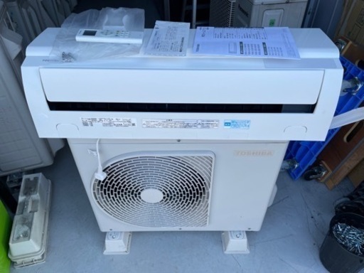 TOSHIBA 2.2kwエアコン　RAS-E221M(W)  2018年製