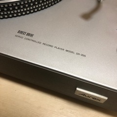 【週末限定割引あり】ビンテージなレコードプレーヤーの画像