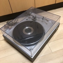 【週末限定割引あり】ビンテージなレコードプレーヤーの画像