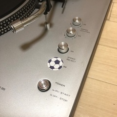 【週末限定割引あり】ビンテージなレコードプレーヤーの画像