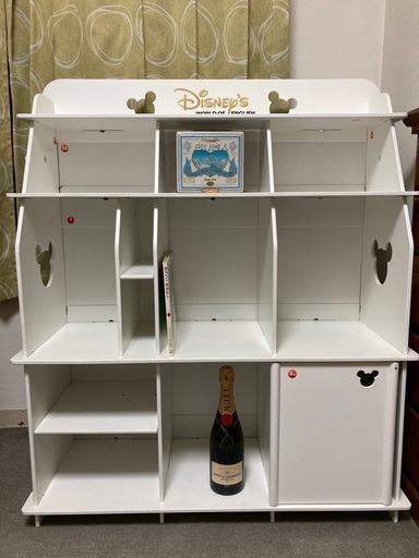 ディズニーの白い棚