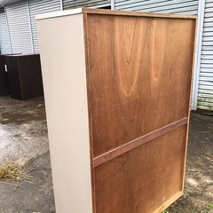 レトロなグリーンの整理タンスの画像