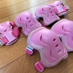 子供用自転車の防具(手、肘、ひざ当て)セットと自転車（おまけ）