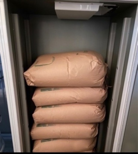 お米10kg2500円で売ります。残り10kg早い者勝ち。