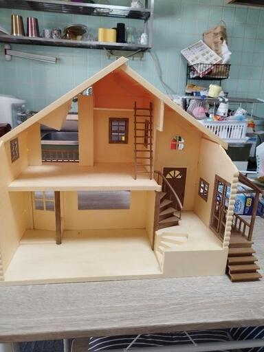 至急、赤い屋根の大きなお家　値段交渉あり　車がありませんので、別府、大分市内でしたら、迎えます。