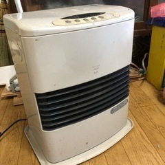 白　トヨトミ　石油ファンヒーター　