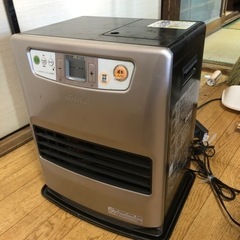 石油ファンヒーター　トヨトミ　黒