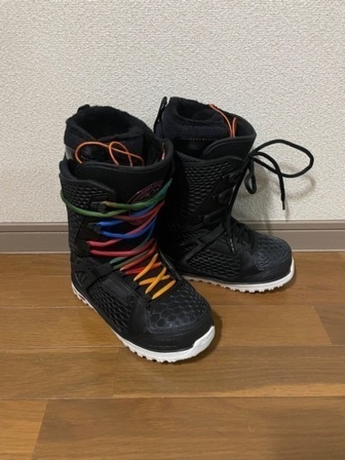 Thirtytwo ブーツ