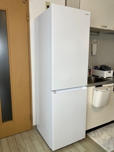 冷凍冷蔵庫　アイリスオーヤマ2ドア274L 右開き