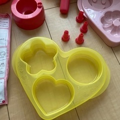 ケーキを作るおもちゃの画像