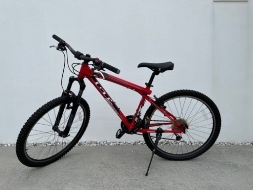 マウンテンバイク GT 赤
