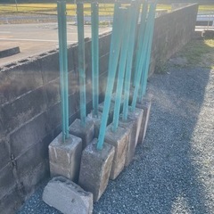 フェンス支柱　ベース付きの画像