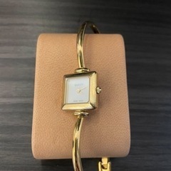 GUCCI時計バングルウォッチの画像