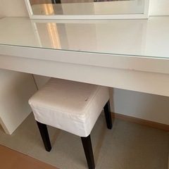 1/21 までIKEA ドレッサー　化粧台の画像