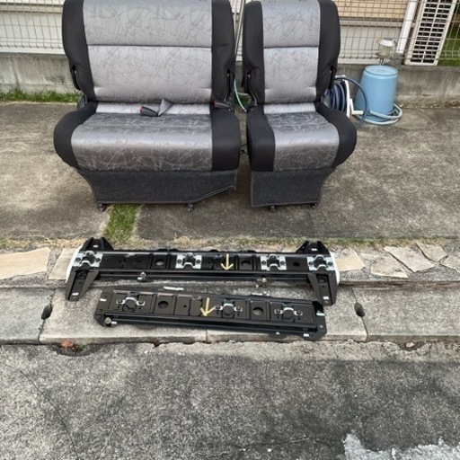 ハイエースサードシート脱着式！値下げしました！