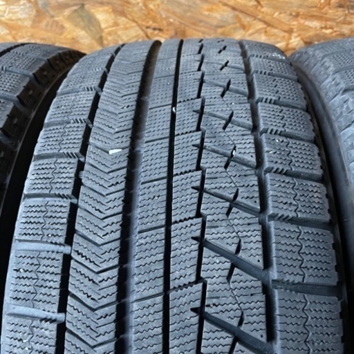 極上タイヤ　BRIDGESTONE ブリヂストン　ブリジストン　VRX 225/50R17 スタッドレス タイヤ　2017年製　17イ