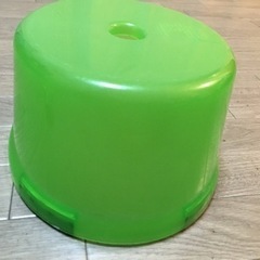 プラスチックの踏み台、子供用お風呂椅子の画像