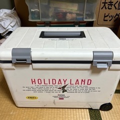 クーラーボックス　コマ付
